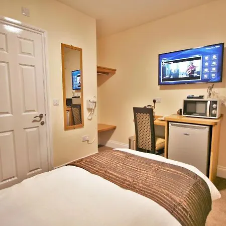 Central Studios Gloucester Place By Roomsbooked-3