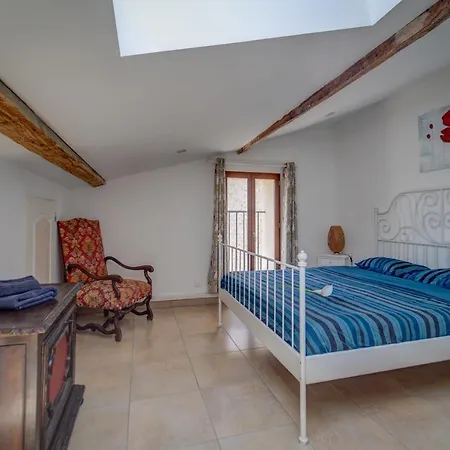 Gîte Imagine Roussillon Résidence Privée avec Piscine - 8 personnes-2
