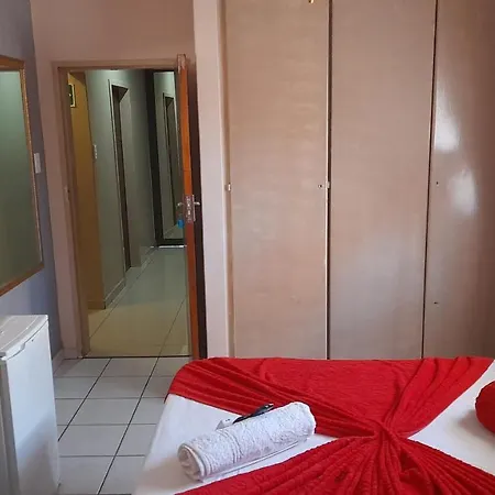 Umqhele Guest Lodge-2