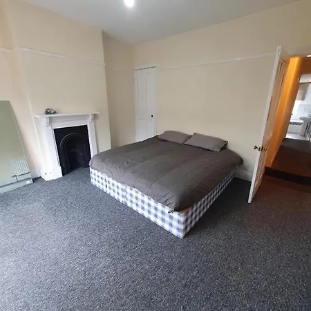 2 Bedroom House - Hopefield Road-3