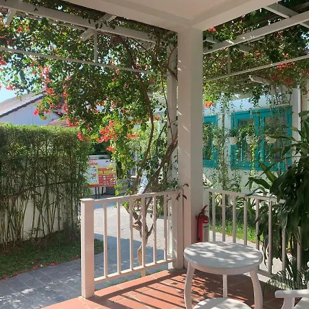 Philip Bungalow-2