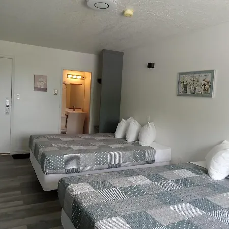 Cardston Inn-3