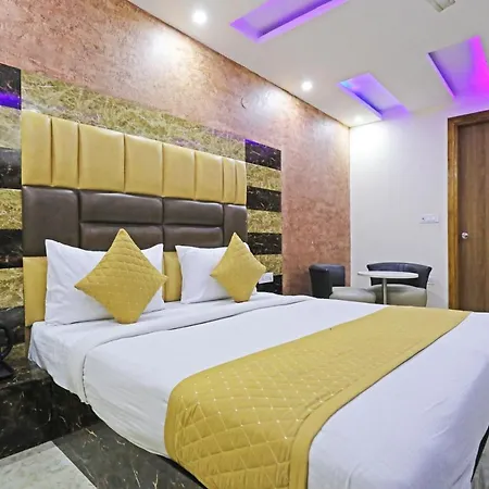 Hotel Grand La Casa Near Igi Airport-3