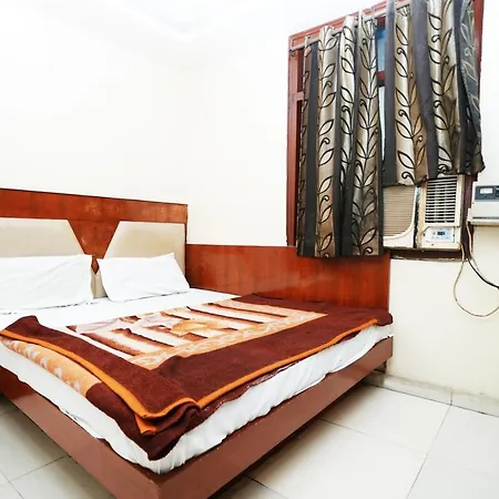 Hotel Ashirwad Near New Delhi Railway Station, Paharganj-3