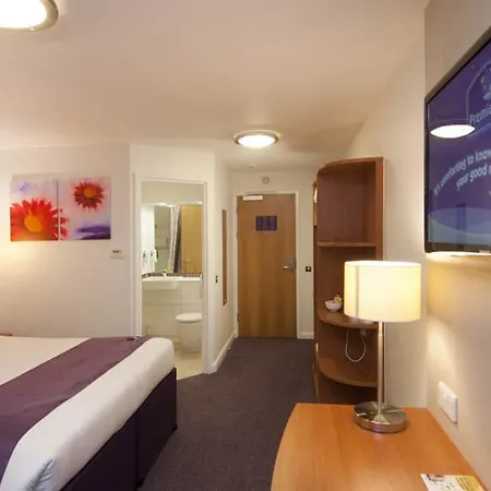 Premier Inn Reading - Caversham Bridge-3