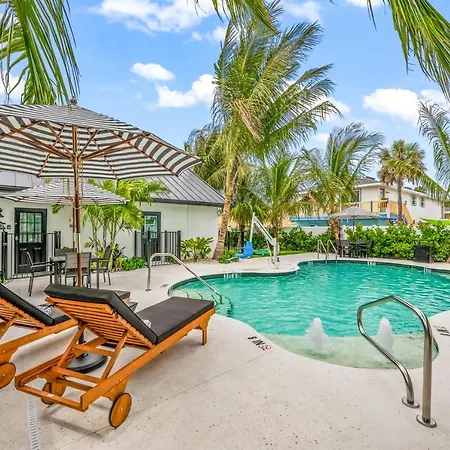 The Retreat At Anna Maria Island Inn-3