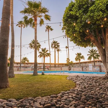 El Camino Hotel & Suites-2