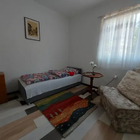 Pandora'S Place-3