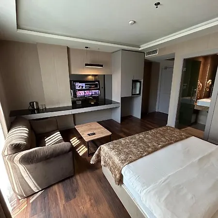 Secret Hotel-2