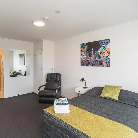 The Hibernian Studio Apartments - 4 Latter Street-3