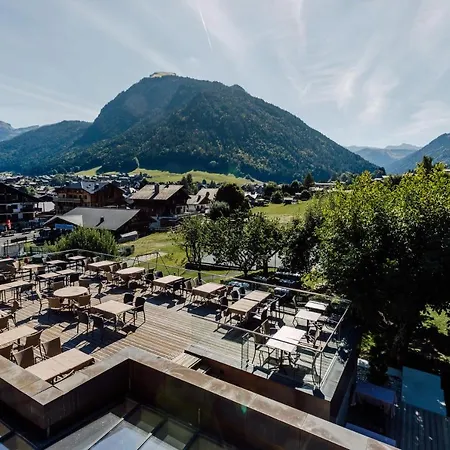 Hotel Champs Fleuris Morzine-3