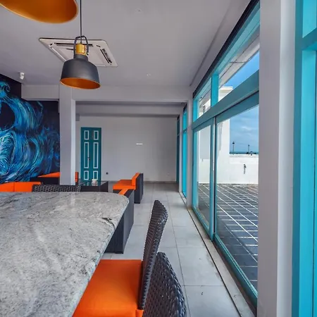 Beverly Suites Mount Lavinia-3