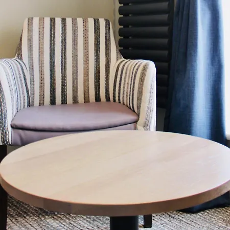 Rooms At Haslar Marina-2