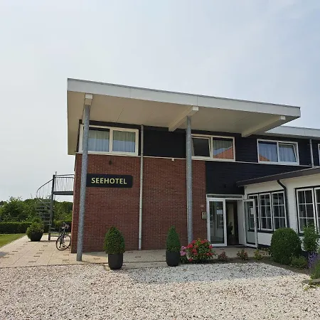 Seehotel Oostkapelle-2