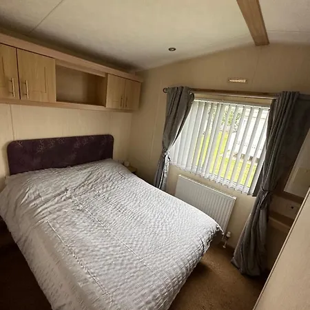 Golden Palm Resort, Sherwood Plot, Abi Windsor S214, 6 Berth-2