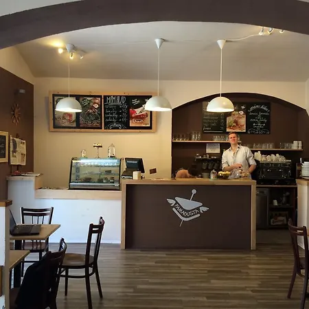 Charles Square Hostel-2
