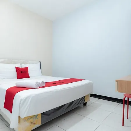 Reddoorz Near Puri Indah Lippo Mall 2-3