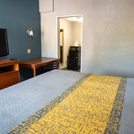Riverside Inn And Suites-3