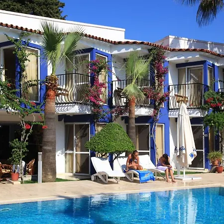 Catamaran Hotel-2