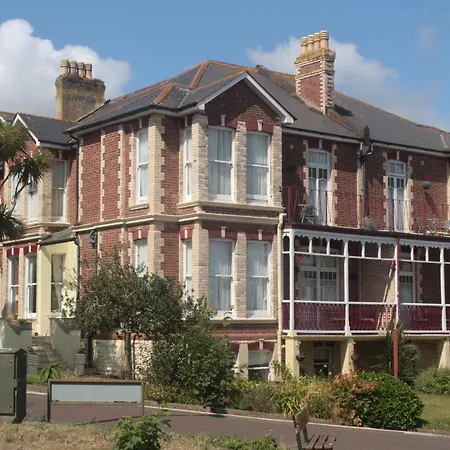 Cleve Court Hotel-3
