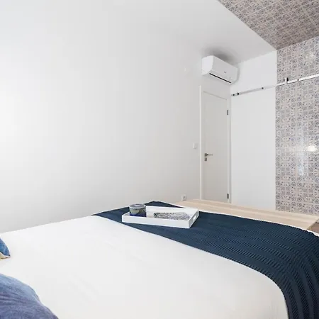 Lisbon Airport Suites-3