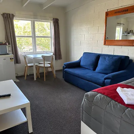 Touchwood Motor Inn & Inner City Camping Ground-3