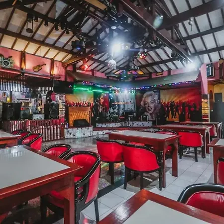 RedDoorz Plus At Megamendung Puncak Bogor-2