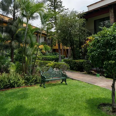 Wyndham Garden Guadalajara Expo Plaza del Sol-3