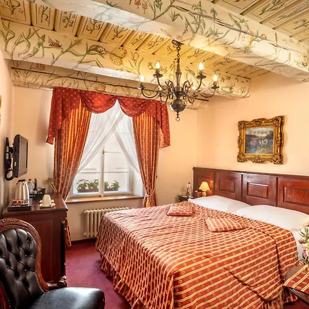 Hotel U Zlateho Stromu Prague By Bhg-2