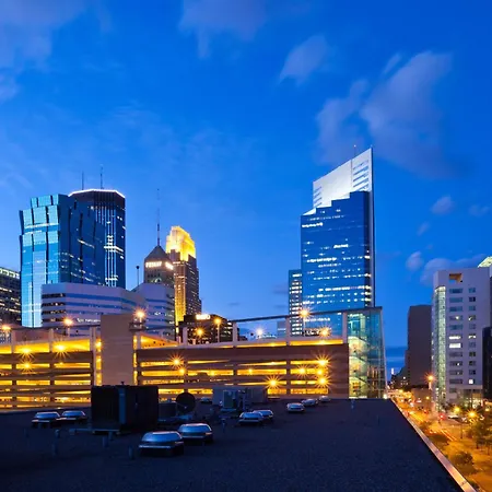 Holiday Inn Express Hotel & Suites Minneapolis-Downtown Convention Center By Ihg-2