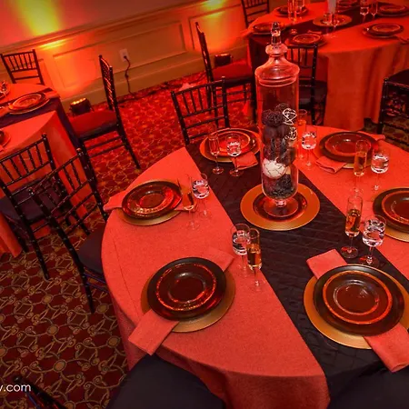 Crowne Plaza Cleveland Airport By Ihg-3