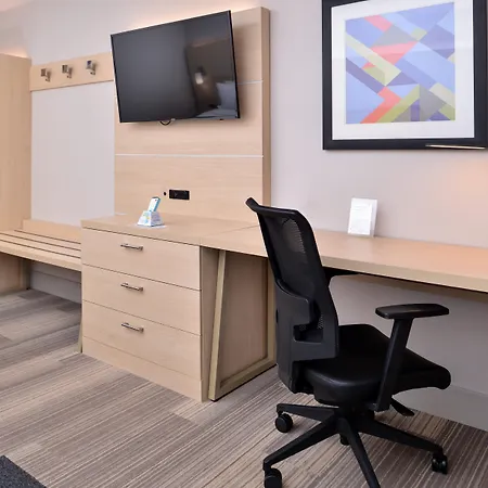 Holiday Inn Express Hotel & Suites Cincinnati - Mason By Ihg-3