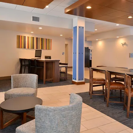 Holiday Inn Express & Suites Farmington Hills - Detroit By Ihg-2