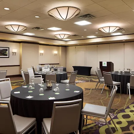 Holiday Inn Clark - Newark By Ihg-3