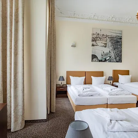 Upper Room Hotel Kurfürstendamm-3
