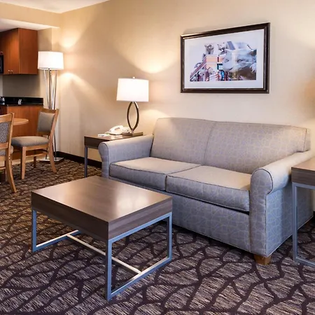 Holiday Inn Hotel & Suites Warren By Ihg-2