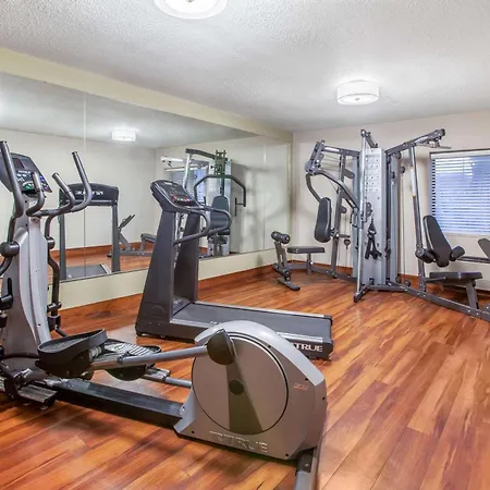 Baymont By Wyndham Grand Rapids Airport-3