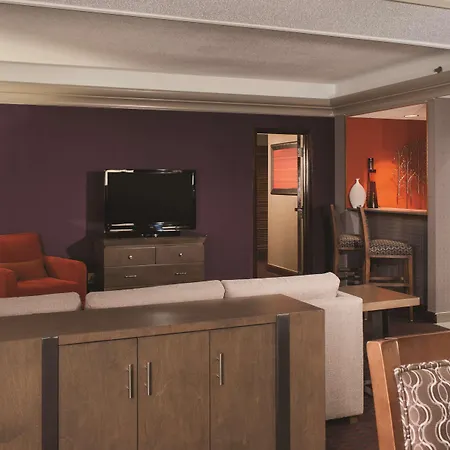 Doubletree By Hilton Hotel & Executive Meeting Center Omaha-Downtown-3