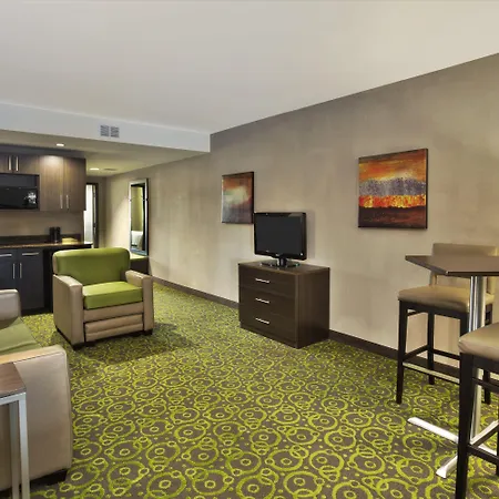 Holiday Inn Express Winnipeg Airport - Polo Park By Ihg-2