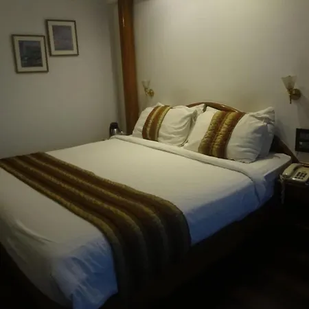 Hotel Midtown Pritam-2