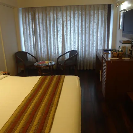 Hotel Midtown Pritam-2