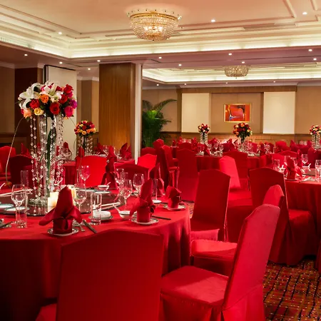 Crowne Plaza Landmark Shenzhen: Border-Close Retreat with Heated Pool-2