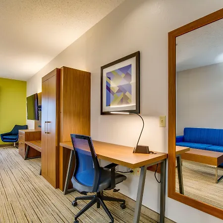 Holiday Inn Express Vincennes-3
