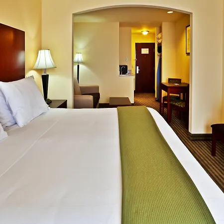 Holiday Inn Express & Suites Perry By Ihg-3