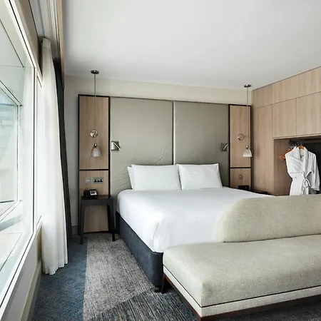 Hyatt Place London Heathrow Airport-2