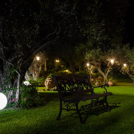 Hotel Foresteria Baglio Della Luna-3