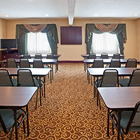 Holiday Inn Express Hotel & Suites Cincinnati-North/Sharonville-2