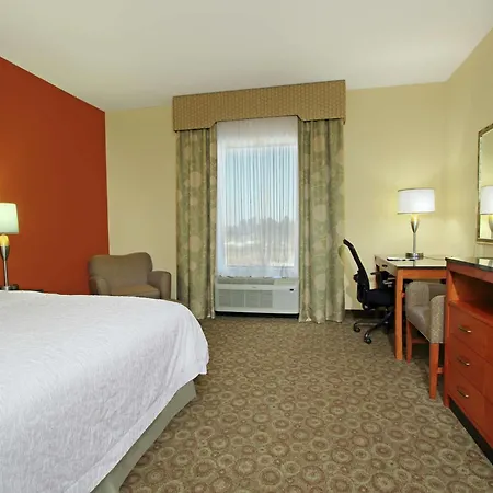 Hampton Inn & Suites Buffalo-2