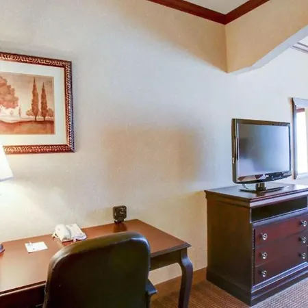 Comfort Suites University Drive-3