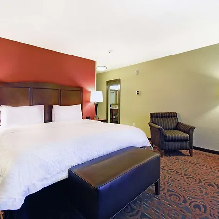 Hampton Inn & Suites Milwaukee/Franklin-3